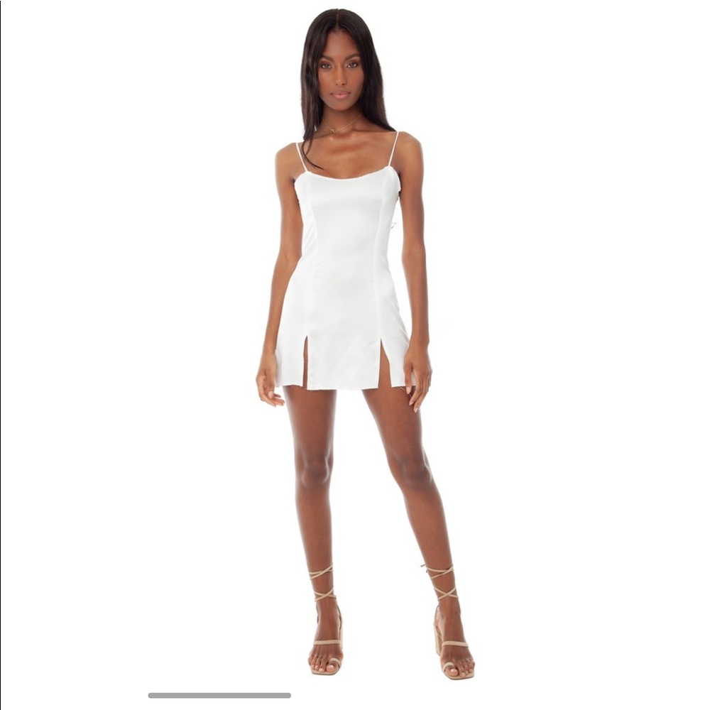 ARE YOU AM I faira dress in white